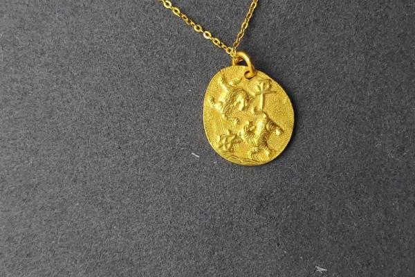 虎年本命年能戴黄金吗 属虎人适合佩戴的首饰