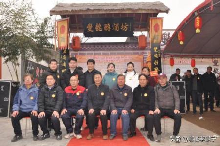 费氏的宗祠对联和字辈排行-姓名学-华易网姓名